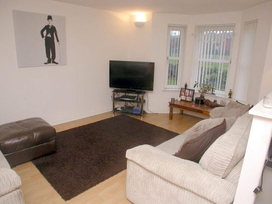 2 bedroom ground floor flat to rent - Photo 1