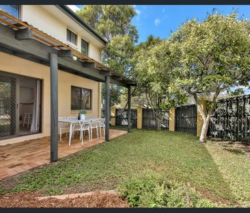 LOVELY, 2 BEDROOM TOWNHOUSE IN EVERTON PARK ! - Photo 1