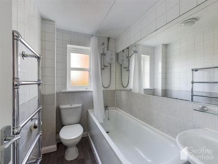 2 bedroom flat to rent - Photo 5