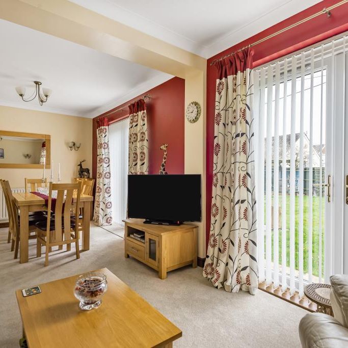 3 bedroom detached bungalow to rent - Photo 1