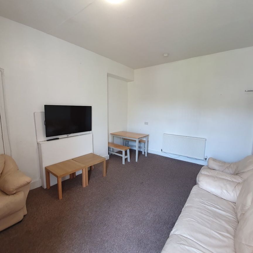 5 Bed Semi-Detached House, Orchard Street, AB24 - Photo 1