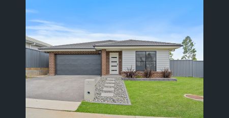 Near new 4-bedroom home in Wilton Greens - Photo 2