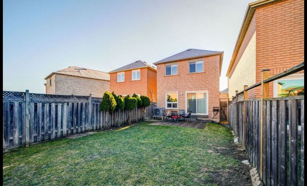 For Lease - 39 Waterton Crescent, Richmond Hill, Ontario - Photo 1