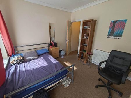 4 bedroom terraced house to rent - Photo 5
