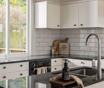 Oh so close to the beach! - Photo 4