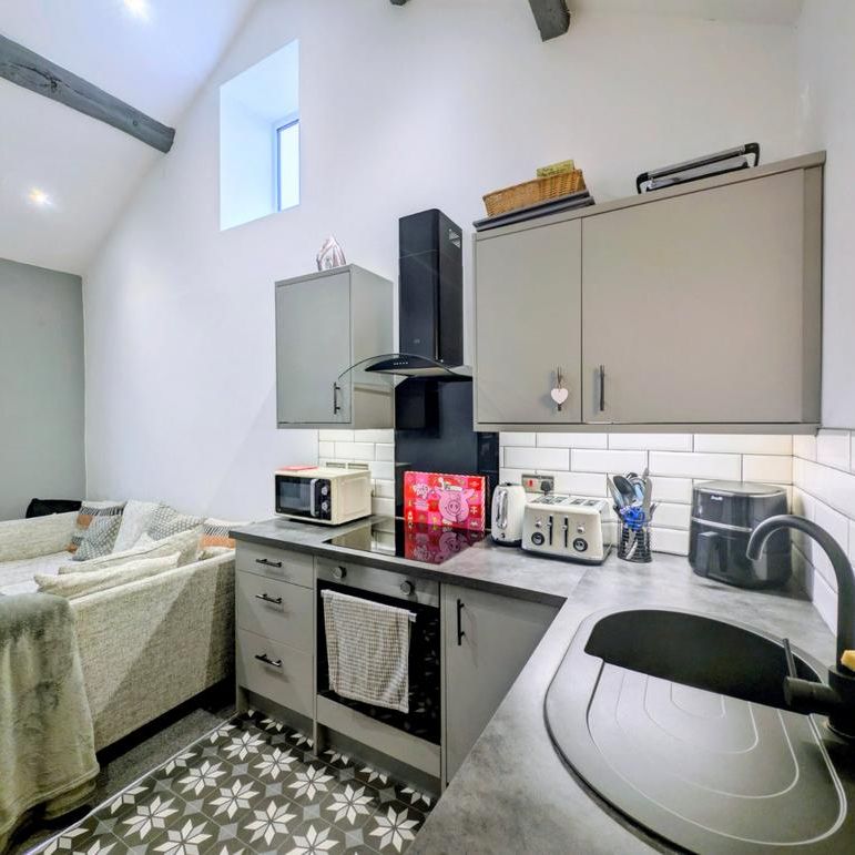 1 bedroom flat to rent - Photo 1