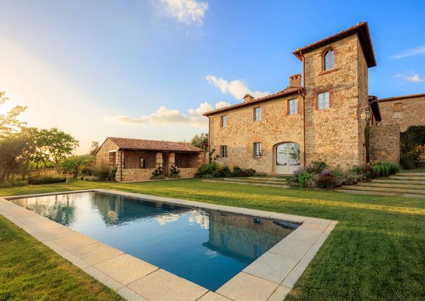 Enchanting villa in the countryside of Siena