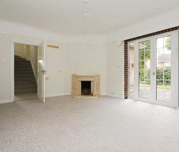 4 bedroom detached house to rent - Photo 1