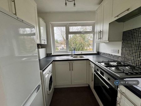 2 bedroom maisonette to rent - Photo 5