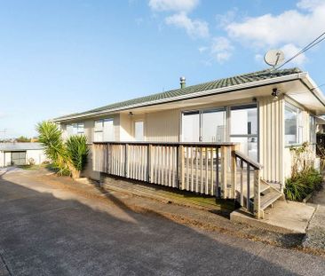 3 bedrooms sunny house at Summerland School zone - Photo 5