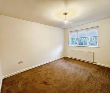 4 bedroom semi-detached house to rent - Photo 3