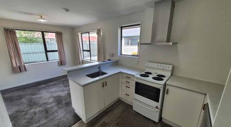 Handy location - Photo 5