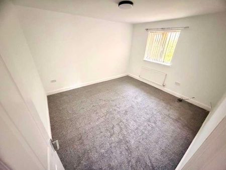 Longview Court Cook Street Farnworth Bolton, BL4 - Photo 3