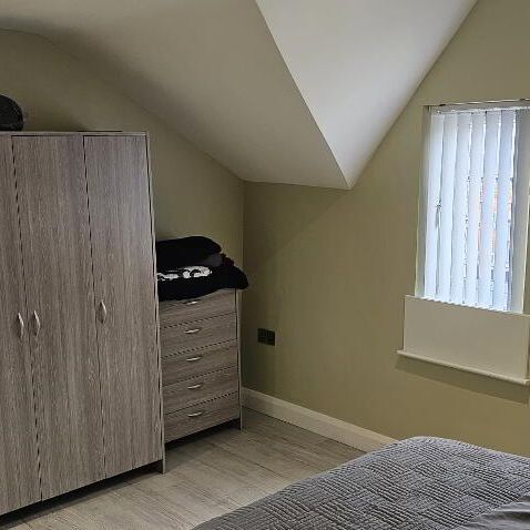 Castlereagh Road, Belfast, BT5 5FR - Photo 1