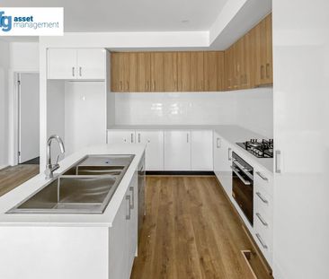 Modern 3-Bedroom Townhouse in the Heart of Berwick! - Photo 2