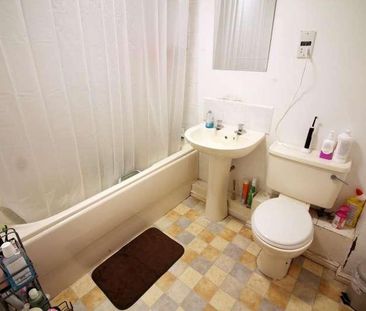 Broadoaks, BL9 - Photo 2