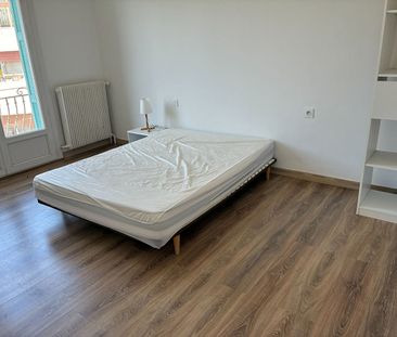 Location Appartement 3 pièces 70m² - Photo 3