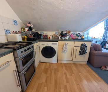 Landguard Road, SO15 - Photo 2