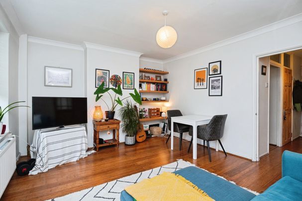 Tudor Court, King Henrys Walk, London, N1 4NU - Photo 1