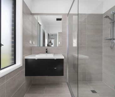 10 Medlar Circuit, Gillieston Heights NSW 2321 - House For Rent | D... - Photo 4