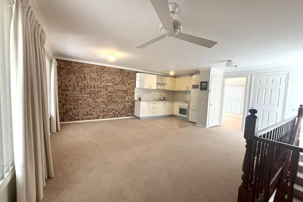 Townhouse Living! - Photo 1