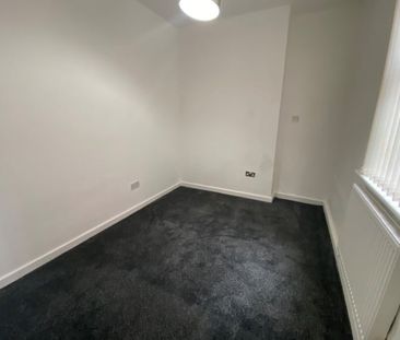 1 Bed Flat, Spellow Lane, L4 - Photo 4