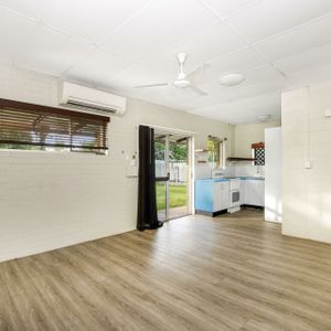 2/201 Fulham Road, GULLIVER - Photo 2