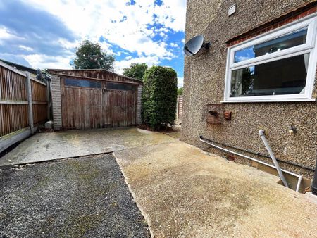 3 bedroom semi-detached house to rent - Photo 4
