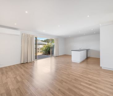 206 Anthony Rolfe Avenue, Gungahlin ACT 2912 - Townhouse For Rent |... - Photo 3
