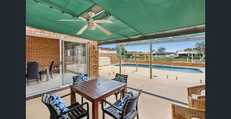 Direct waterfrontage, with swimming pool and jetty (4 Month Lease only) - Photo 5