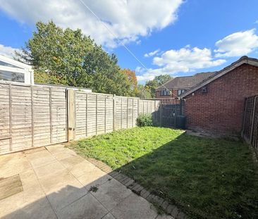 Christie Close, Lightwater - 3 bedrooms Property for lettings - Sey... - Photo 4