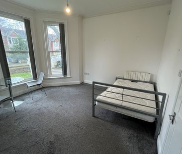 Studio Flat, Wood Road, M16 - Photo 2