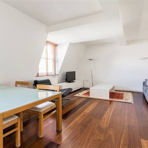 3 Bedroom, 2 bath, 1 reception Flat - Photo 1