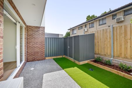 Have it all - Premium living, Practicality, Convenience and Location - Photo 3