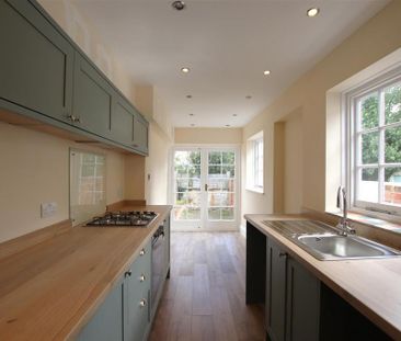 2 bedroom end of terrace house to rent - Photo 5