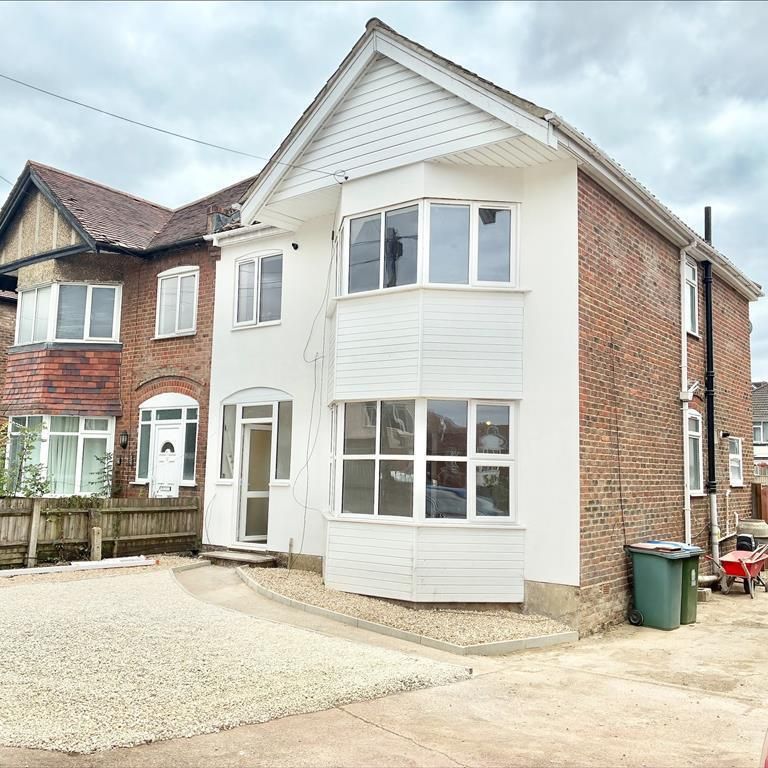 Bitterne Road West - Photo 1