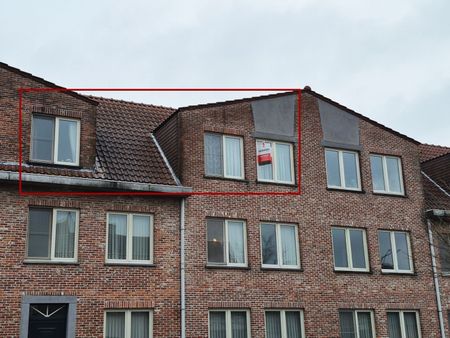 Appartement op de 2de verdieping in hartje Sint-Lenaarts met ruim terras, garage en gemeenschappelijke fietsenstalling - Photo 2