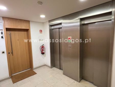 3 room luxury Flat for rent in Lisbon, Portugal - Photo 4