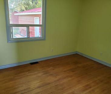 For Lease - 2413 Vivian Road Unit# (Main Floor), Whitchurch-Stouffv... - Photo 6