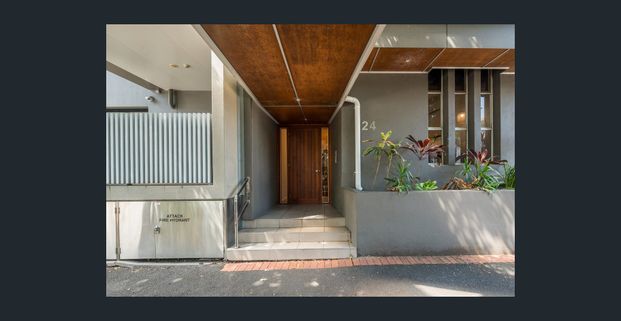 A Chic Little Sanctuary in the Heart of New Farm + FULLY FURNISHED! - Photo 1