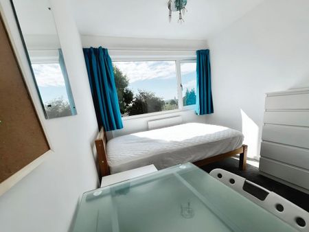 4 bedroom terraced house to rent - Photo 4