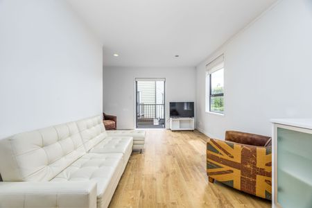 City Fringe Townhouse - Photo 2