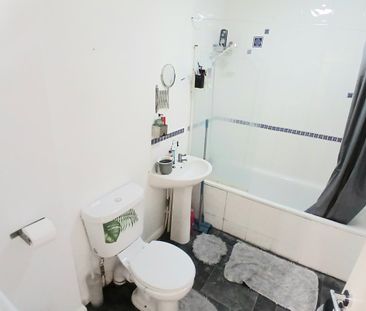 Market Place, STEVENAGE - Photo 1