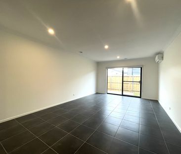 14 Borage Street, Mickleham VIC 3064 - Photo 2