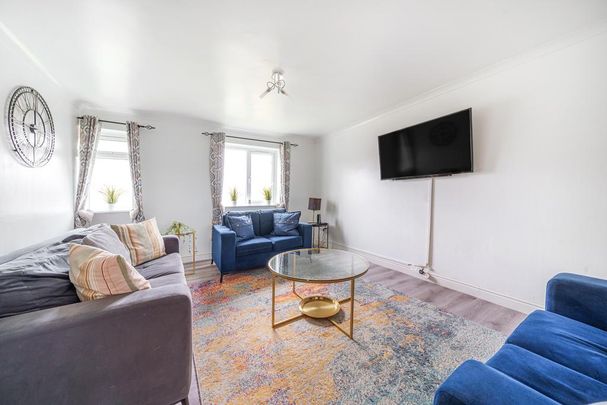 4 bedroom detached house to rent - Photo 1