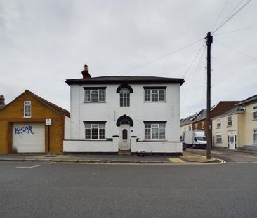 4 bedroom House To Let - Photo 4