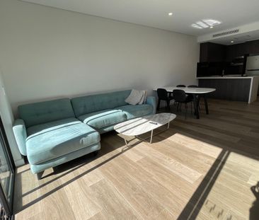 Split level furnished apartment in the heart of Rosebery - Photo 3