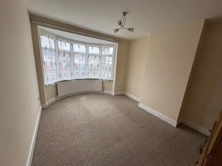 3 bedroom semi-detached house to rent - Photo 4
