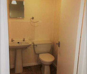 2 bedroom maisonette to rent - Photo 4