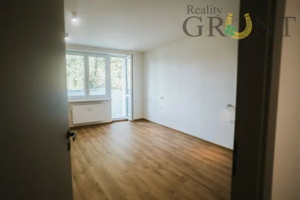 Pronájem nadstandardně zrekonstruovaného bytu 2+1 s lodžií | Karviná – Mizerov, ul. Na Kopci - Photo 1